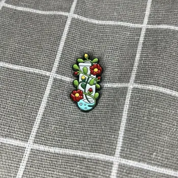 Kytičky okolo zkumavky