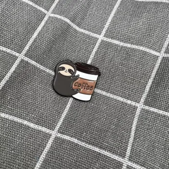 Lenochod s kafíčkem