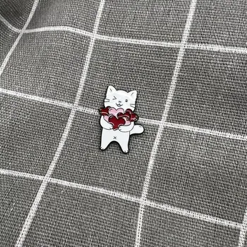 Kočička s náručí plnou srdíček