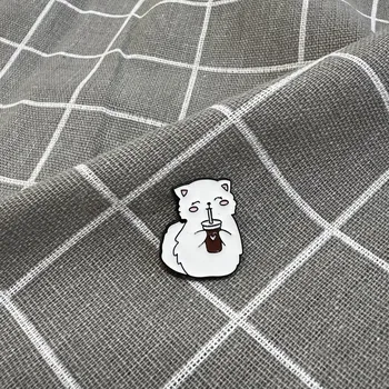 Kočička popíjející kafíčko