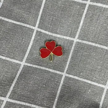 Červený trojlístek