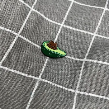 Kočička v avokádu