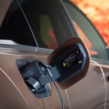 Adaptér pro připojení V2L (Vehicle-to-load) (Mazda6e)