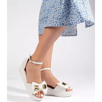 Dámské sandále Luxusní bílé dámské sandály na klínku 37