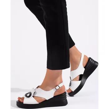 Dámské sandále Pěkné bílé dámské sandály na klínku 36