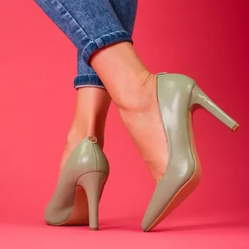 Dámské lodičky Moderní dámské zelené lodičky na jehlovém podpatku 37