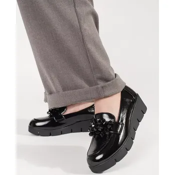 Dámské mokasíny Jedinečné dámské černé mokasíny na klínku 37