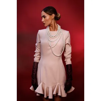 Dámské šaty M880 Šaty s volánkovým lemem - béžové EU S