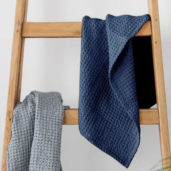 TULULUM Vaflová osuška tmavě modrá 100 x 150 cm