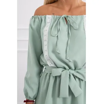 Dámské šaty Šaty s odhalenými rameny a krajkou světle zelené barvy UNI