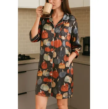 Dámská noční košile VÝPRODEJ - Saténová noční košilka s tříčtvrtečními rukávy - JABLÍČKA