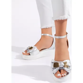 Dámské sandále Pěkné dámské stříbrné sandály na klínku 38