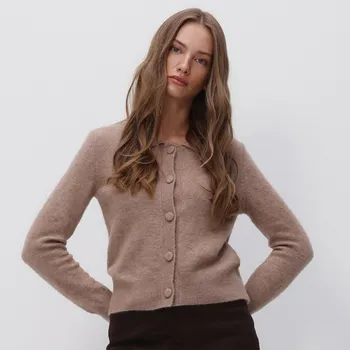 Dámský svetr Reserved - Svetr s příměsí alpaky - kávová - 082GH-84M - 082GH-84M-M