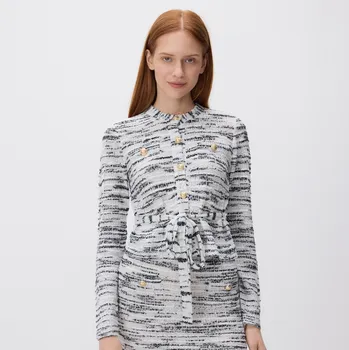 Dámský svetr Reserved - Svetr s dekorativními knoflíky - bílá - 089IT-00X - 089IT-00X-S