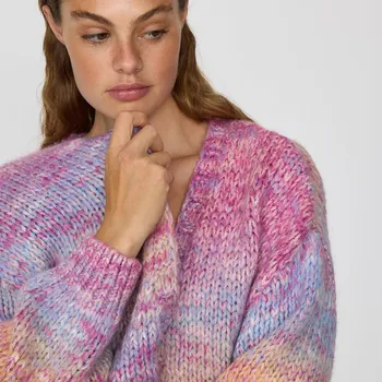 Dámský svetr Reserved - Svetr se vzorem - růžová - 067GH-30M - 067GH-30M-M