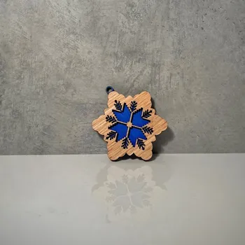 Vánoční ozdoba Wooden Mooden Dřevěné vánoční ozdoby Folklor (modrý podklad) Tvar: vločka