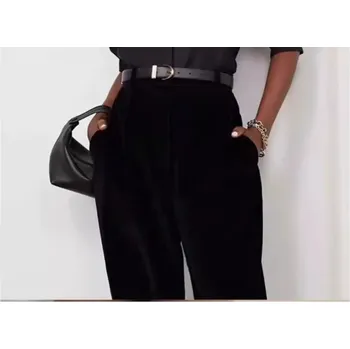 Kabelka Kožená mini kabelka ve tvaru boxu s horním držadlem Barva (Varianta): Černá