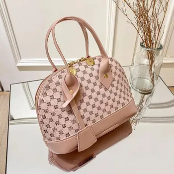 Kabelka Dámská kabelka se vzorem a skořepinovým tvarem Barva (Varianta): Růžová