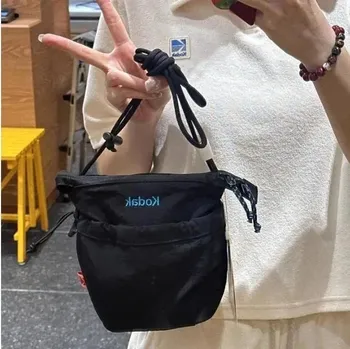 Kabelka TOP FASHION Malá sportovní taštička na mobil s popruhem přes rameno Černá