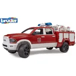 BRUDER 2544 RAM 2500 Hasičské vozidlo se světelným a zvukovým majákem