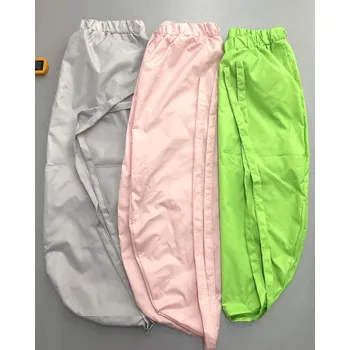 Sprchovací čepice Voděodolný čepec pro ochranu účesu při sprchování Láriss Barva: světle šedá