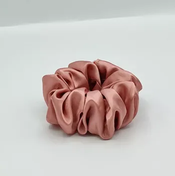 Saténová Scrunchie gumička starorůžová L