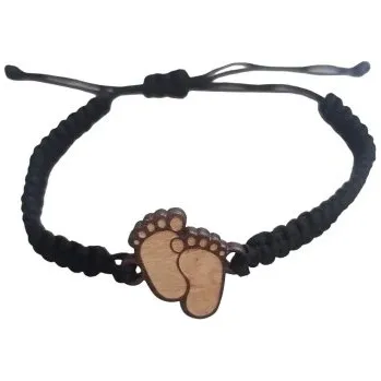 Žertovný předmět Nožičky - dřevěný náramek s gravírováním- Tričkový.cz