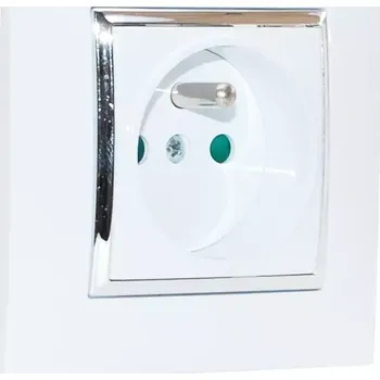 Elektrická zásuvka Zásuvka v rámečku pod omítku, 1x 250V/16A, bílé barvy se stříbrným lesklým ozdobným rámem