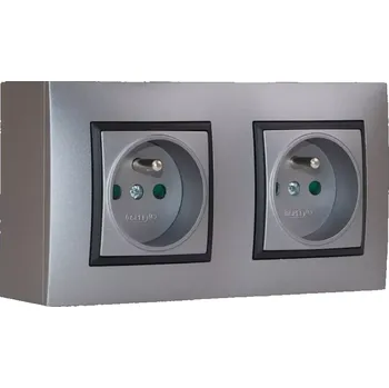 Elektrická zásuvka Nástěnný zásuvkový blok, 2x 250V/16A, šedé metalizované barvy s černým ozdobným rámem
