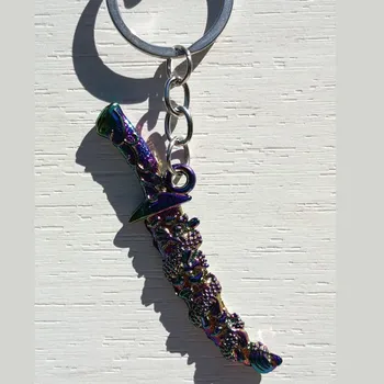 Klíčenka s duhovou dýkou – amulet odvahy