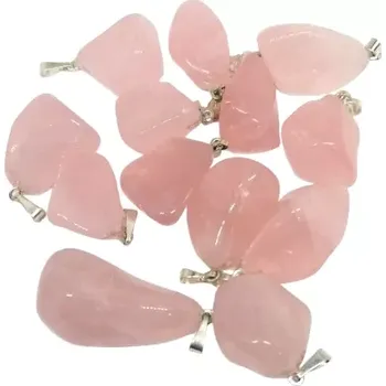 Přívěsek Růženínový přívěsek – nepravidelný tromlovaný kámen lásky