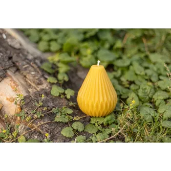 Svíčka Svíčka Hruška reliéf ze včelího vosku