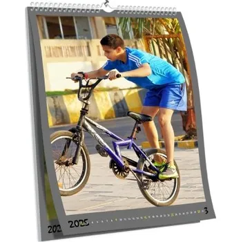 Fotokalendář Nástěnný brilantní kalendář s vlastní fotografií NKN-08-A5 nástěnný foto-kalendář 2026 NKN-08-A5-BRIL Nižší cena pro více kusů!