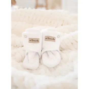 Capáčky Capáčky pro miminko - bílé madeirové Velikost: cca 0-6 měsíců (11cm)