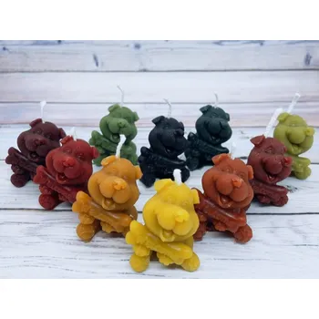 Svíčka Svíčka ze včelího vosku pes kost 1 Bez balení vínové