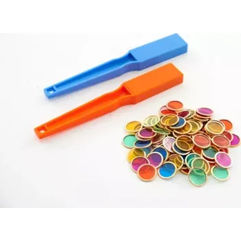 Hračka pro nejmenší TickiT - Magnetické tyčky s žetony