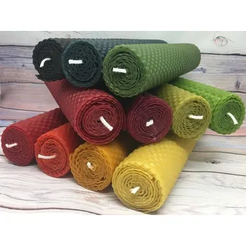 Svíčka Svíčka ze včelího vosku celá tlustá Bez balení vínové