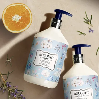 Tělové mléko BOUQUET GARNI - Fragranced Body Lotion Baby Powder - Parfémované tělové mléko s vůní baby powder - 520 ml