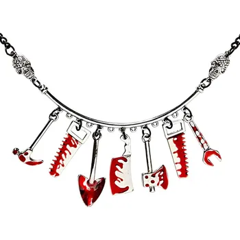 Náhrdelník se zkrváceným nářadím