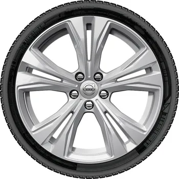 Alu kolo Volvo zimní kola 18", 5-ti paprskový design II stříbrný (32400394) Pirelli