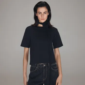 Dámské tričko Reserved - Tričko s růží - černý - 384IK-99X - 384IK-99X-S