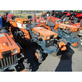 Zahradní traktor Malotraktor Kubota B5000 4WD parádní původní stav Malotraktor Kubota B5000 4WD parádní původní stav