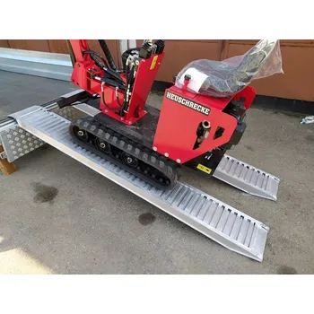 Nakládací rampa pro vozidlo Hliníkové nájezdy, 1 pár, délka 2 m, výška profilu 65 mm, nosnost 3.200 kg (LT Machines)