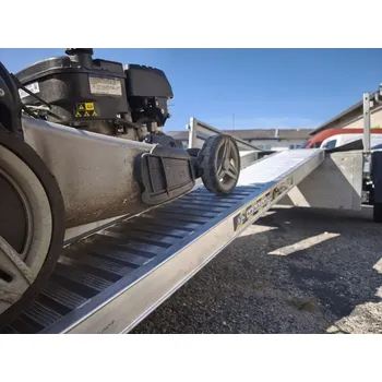 Nakládací rampa pro vozidlo Hliníkové nájezdy, 1 pár, délka 1,5 m, výška profilu 50 mm, nosnost 2.850 kg (LT Machines)