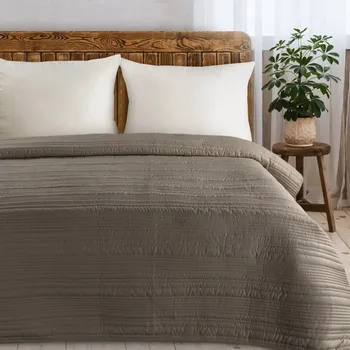 Přehoz na lůžko Elegantní přehoz TARA z matné látky s prošívaným vzorem - hnědý Šířka: 170 cm | Délka: 210 cm
