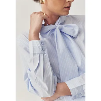 Dámská košile Tatuum ELEGANTNÍ KOŠILE S RAFINOVANÝM ZAVAZOVÁNÍM – KONA
