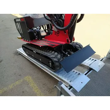 Nakládací rampa pro vozidlo Hliníkové nájezdy, 1 pár, délka 2,4 m, výška profilu 65 mm, nosnost 2.600 kg (LT Machines)