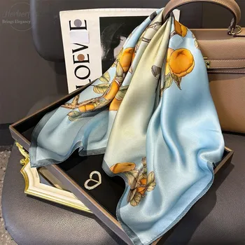 Obraz Dámská šála ze 100% morušového hedvábí, 65 cm