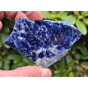 Přírodní kámen Sodalit leštěný plátek 49g z Brazílie