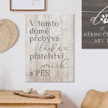 Domovní cedule HOUSEDECOR Cedulka - V tomto domě přebývá pes.